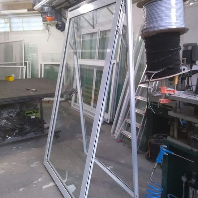Paño desplazable en fabricación